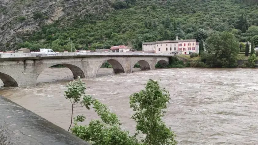 Épisode cévenol : crues des cours d’eau, risque de grêle et fortes rafales de vent