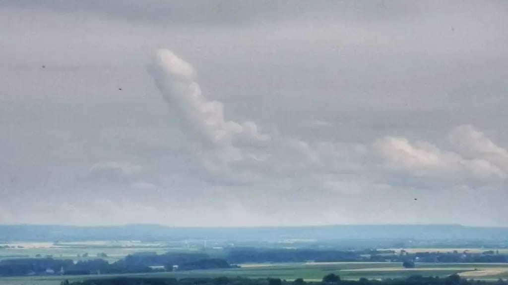 INSOLITE : un nuage en forme de pénis observé par un chasseur d’orages