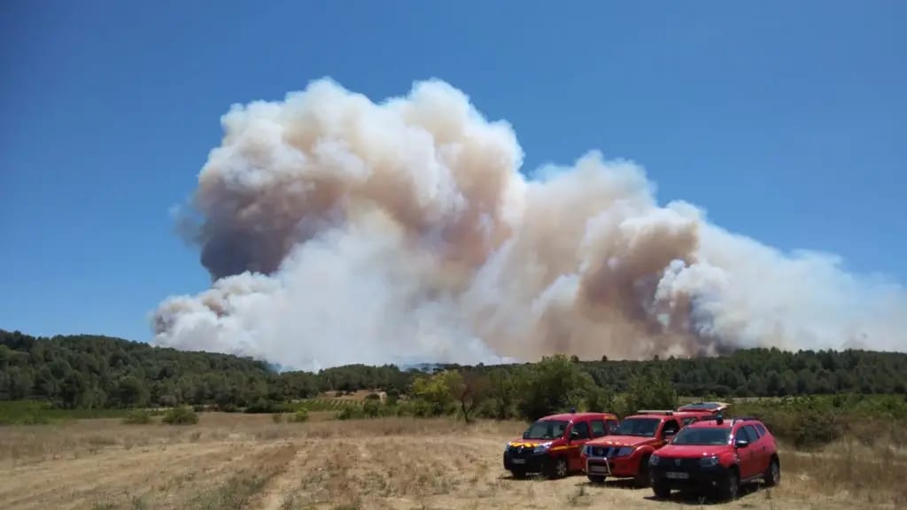 Incendies : déjà 500 hectares de brûlés dans l’Hérault, les deux feux se sont réunis