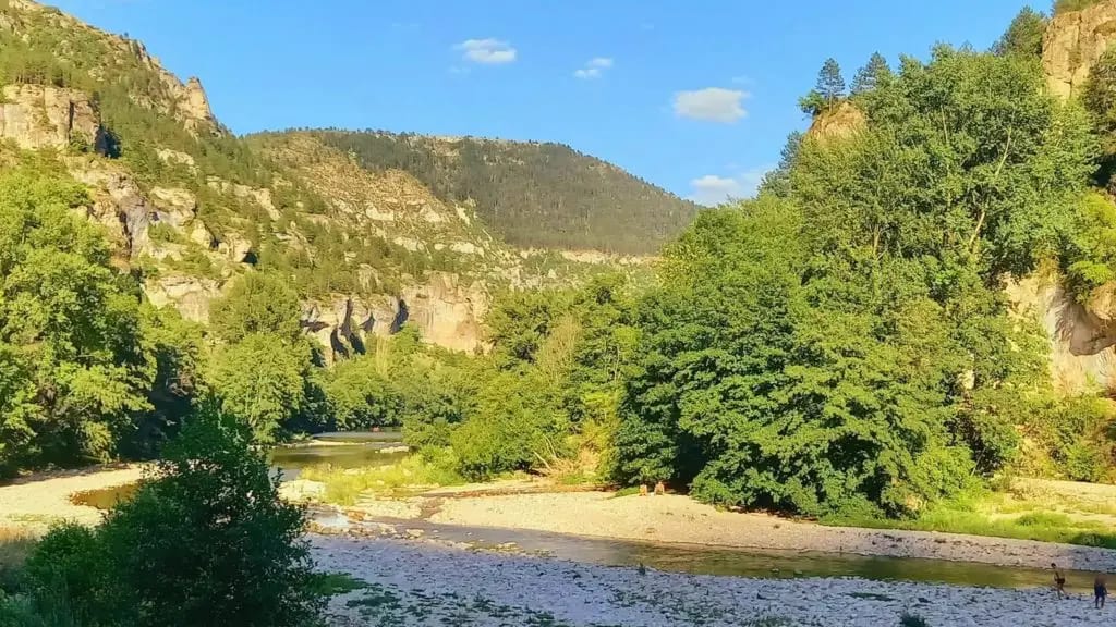 Lozère : il n’y a quasiment plus d’eau dans le Tarn à Sainte-Enimie