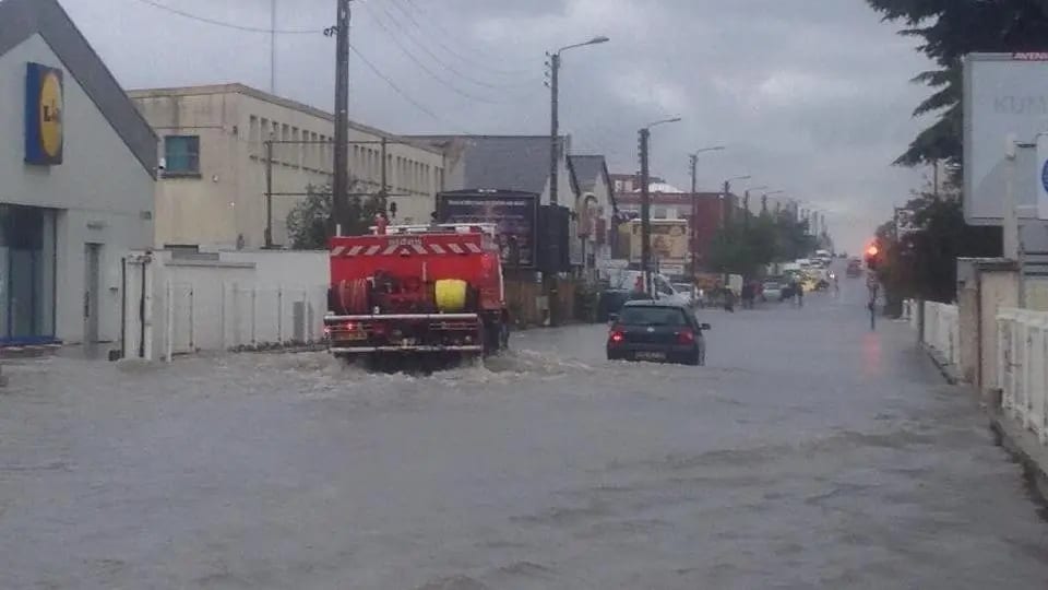 Météo : orages diluviens et peu mobiles entre mardi soir et mercredi, risque d’inondations