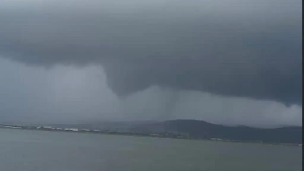 Hérault : une trombe marine puis une tornade frappe la commune de Frontignan