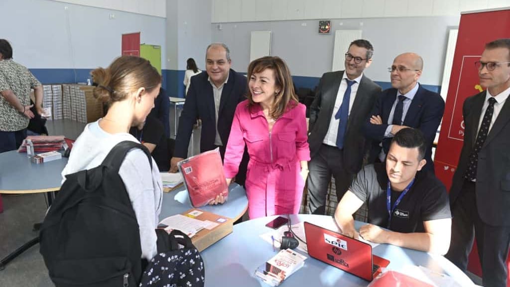 Éducation : Carole Delga est venue remettre l’ordi de la région aux lycéens de Mermoz à Montpellier