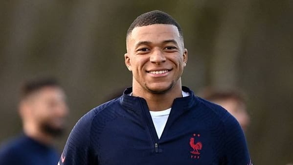 Nîmes : le champion du monde de football Kyllian Mbappé est dans les Arènes ce mercredi