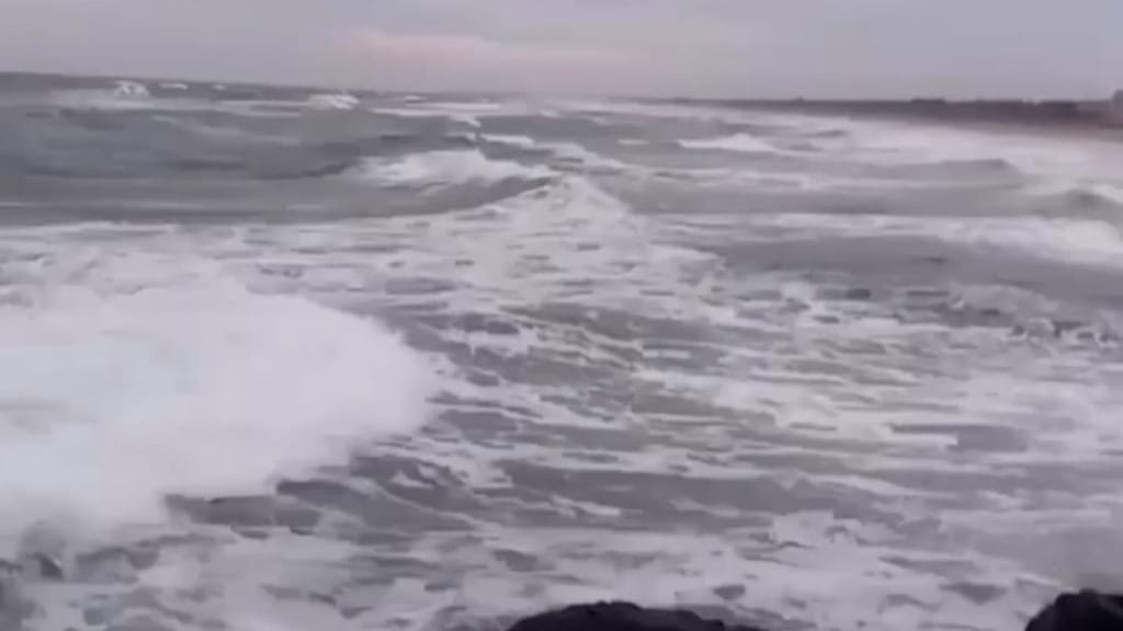 Hérault : les images de la mer démontée au large du bassin de Thau à Marseillan