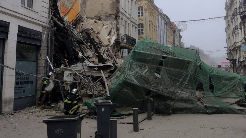 France : un immeuble s’effondre en plein centre-ville de Lille