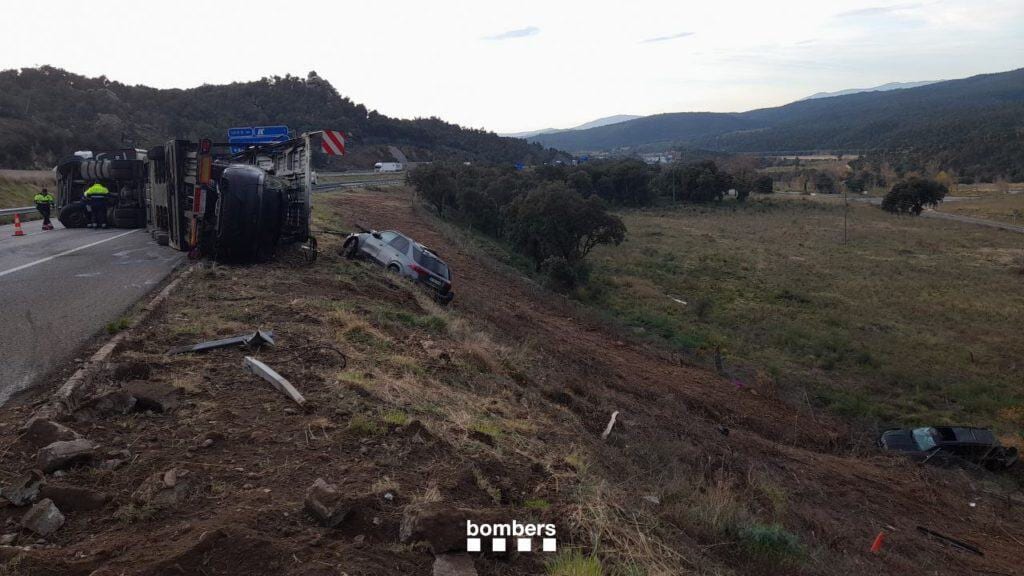 Accident : un camion se couche sur l’autoroute en Espagne, les bouchons remontent jusqu’en France