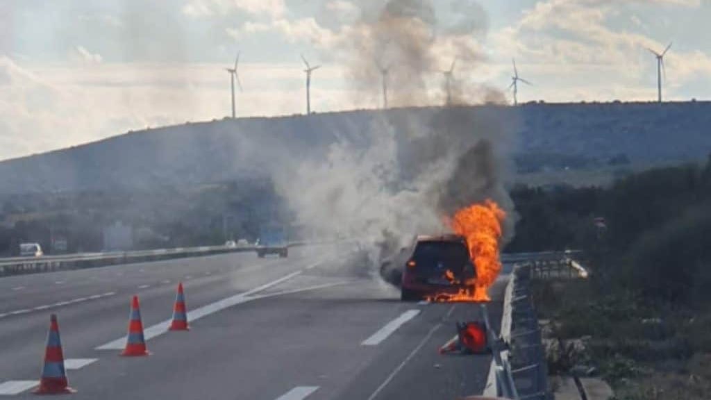 Autoroute A9 : un véhicule en feu signalé vers Leucate