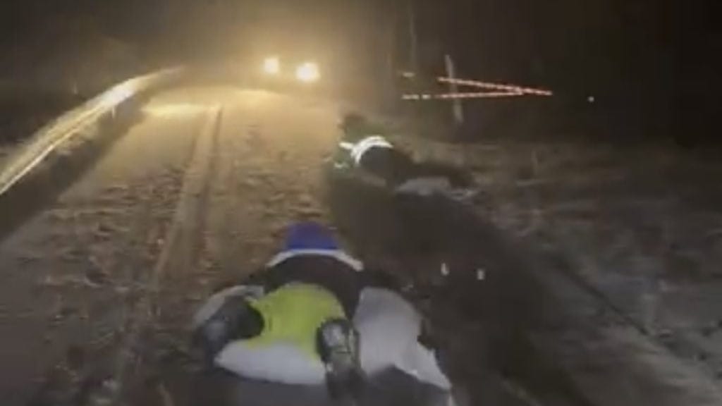 INSOLITE : ils font de la luge avec des bouées gonflables hier soir à Alès