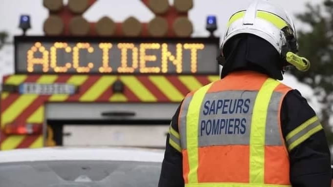 Accident dans le Gard : une voiture heurte violemment un arbre