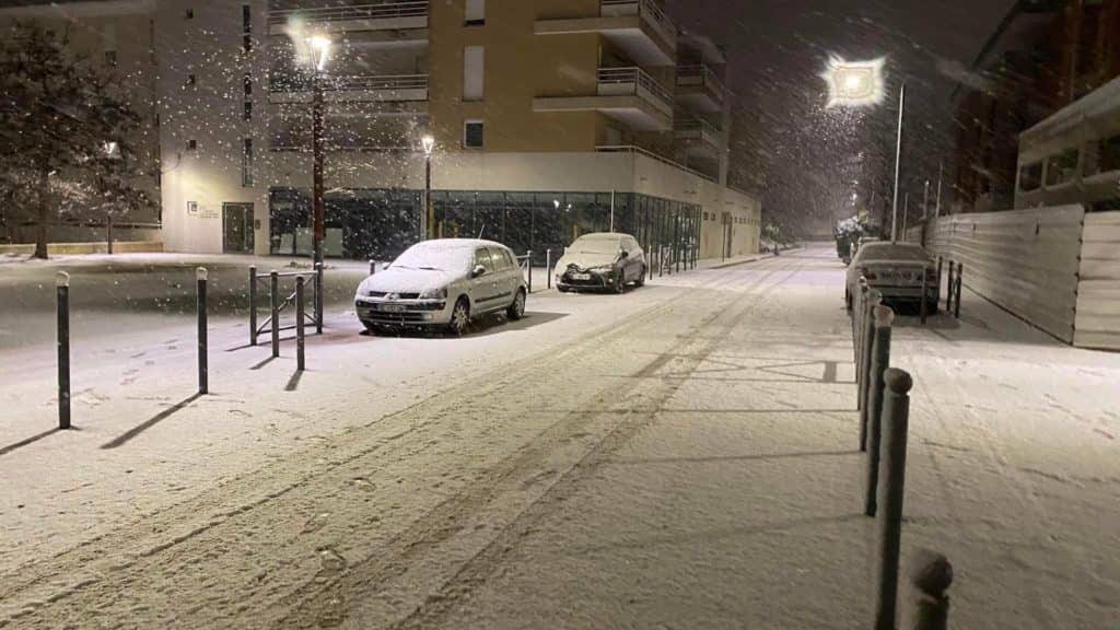 Météo : la neige tombe jusqu’en plaine littorale ce soir en Occitanie