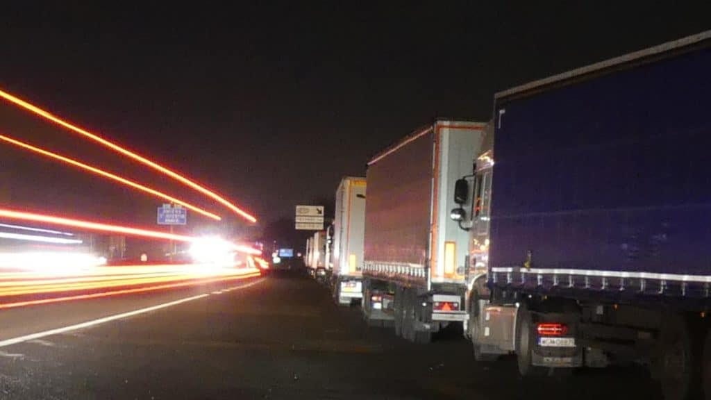 Circulation : des poids lourds stockés sur l’autoroute A9 à cause de la neige