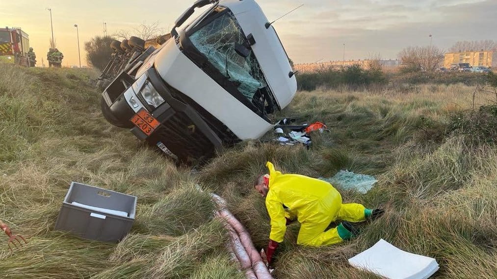 Camargue : accident entre un poids lourd transportant du carburant et un convoi exceptionnel