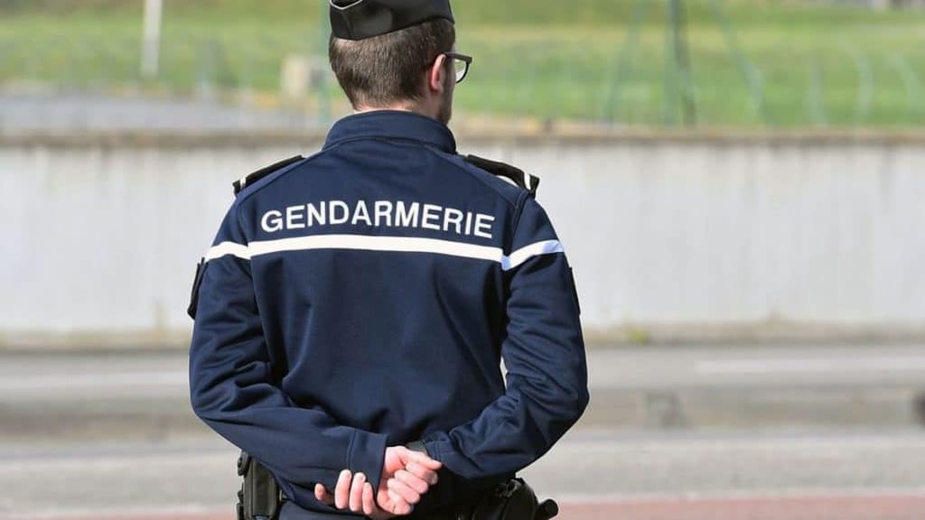 Gard : elle menace la buraliste avec un couteau pour obtenir un paquet de cigarettes