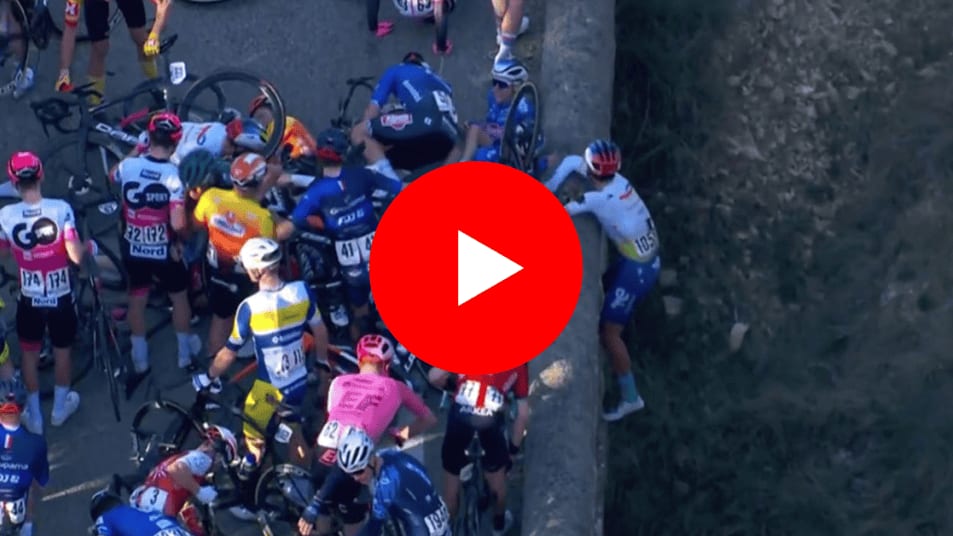 Étoile de Bessèges : la course cycliste arrêtée après une spectaculaire chute du peloton