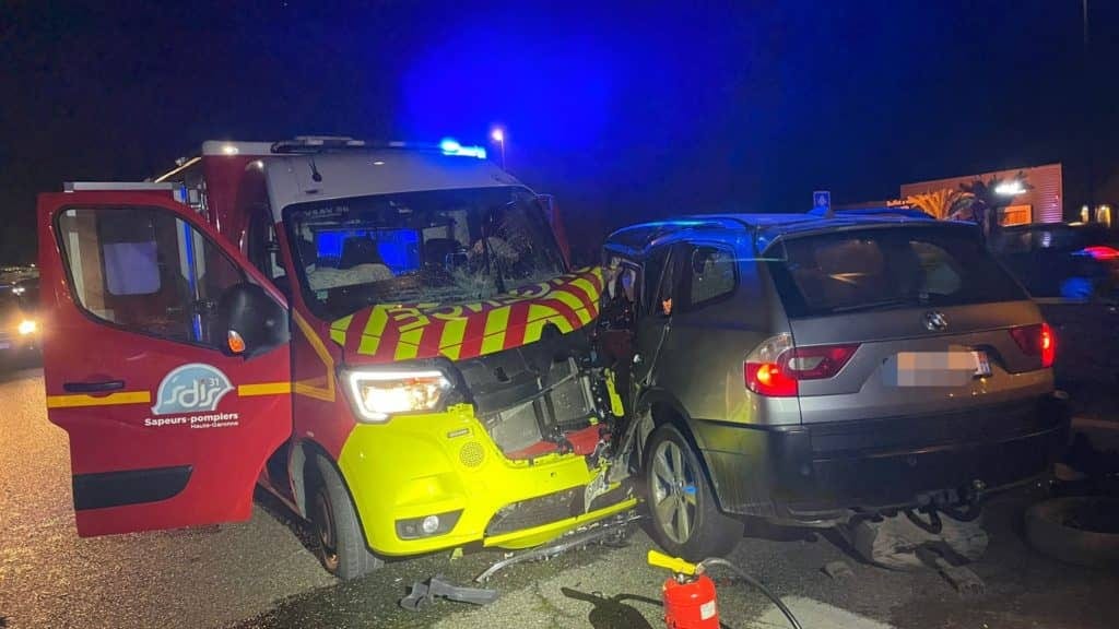 Occitanie : il percute une ambulance des pompiers en intervention puis s’enfuit à pied