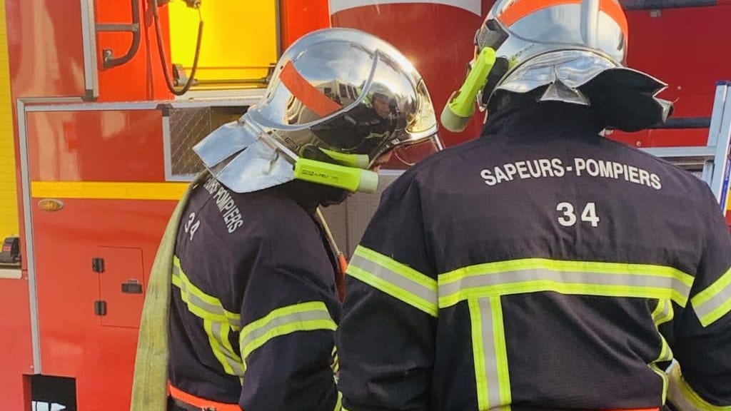 Lunel : une habitation de 400 m2 totalement détruite par un violent incendie. Deux femmes blessées