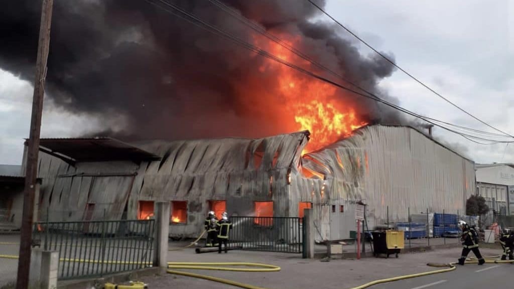 Hérault : important feu d’entrepôt sur la commune de Mudaison