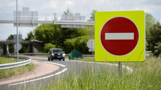 Pyrénées-Orientales : un véhicule à contresens signalé sur l’autoroute A9