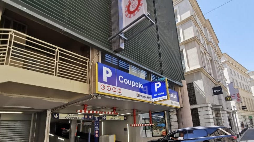 Nîmes : suite à la fermeture du parking de la Coupole, la ligne T1 du trambus sera gratuit samedi