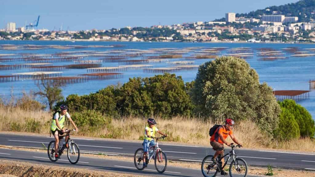 Hérault : un projet de piste cyclable entre l’étang de Thau et Montbazin à l’étude