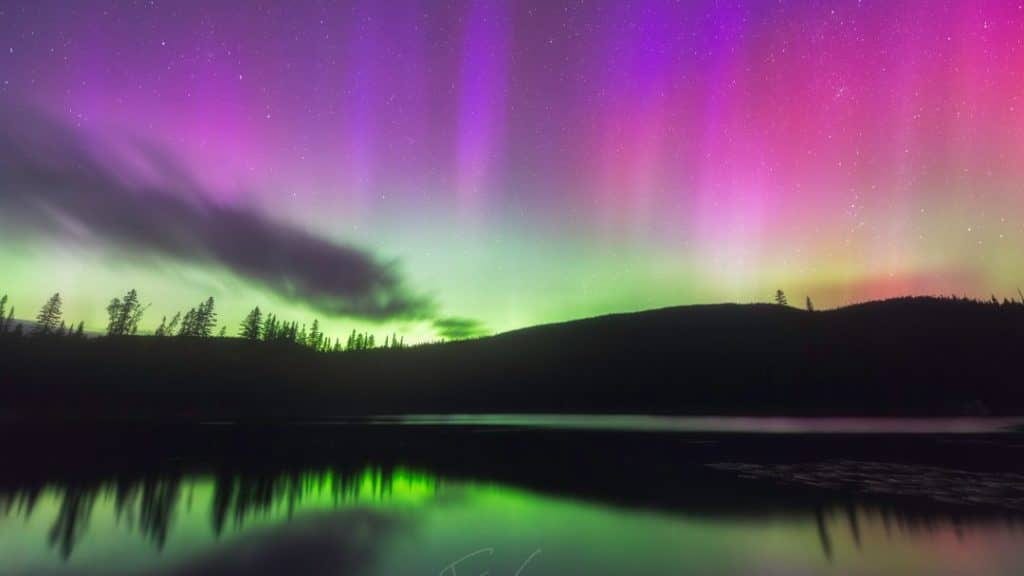 Incroyable : des magnifiques aurores boréales aperçues dans le ciel d’Occitanie ce dimanche soir !