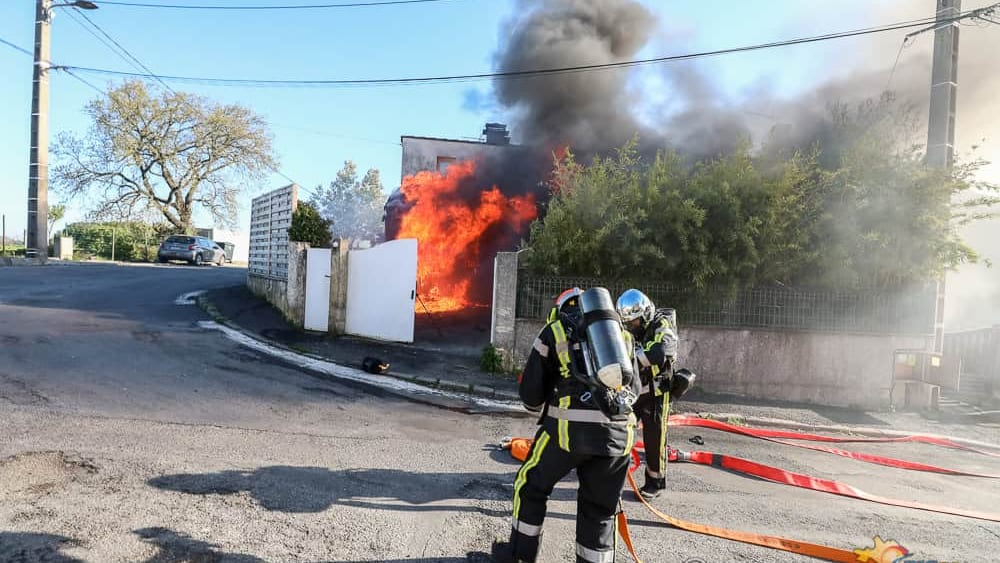 Gard : un garage s’embrase, les pompiers interviennent