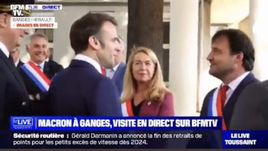 Hérault : Emmanuel Macron s’est vu offrir un livre sur les Camisards par un député
