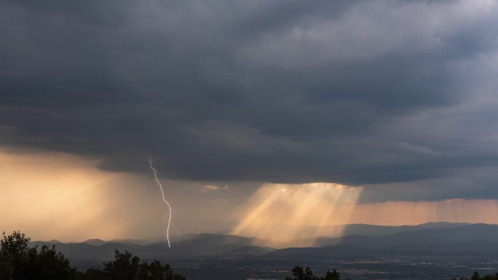Météo : nouvelles averses orageuses attendues ce dimanche après-midi en région
