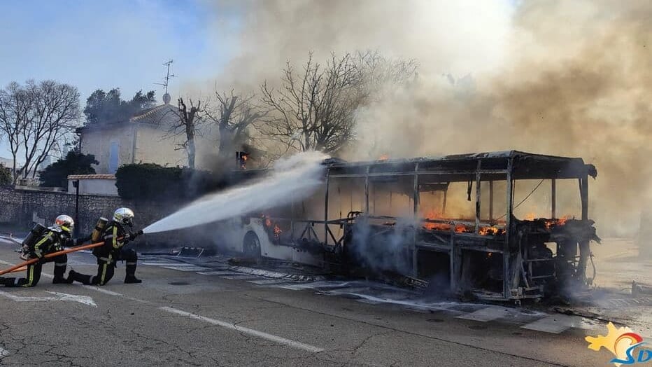 Camargue : un bus entièrement brûlé cette nuit à Aigues-Mortes