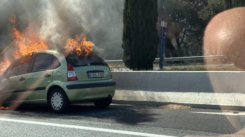 Autoroute A9 : un véhicule en feu signalé entre Nîmes et Montpellier