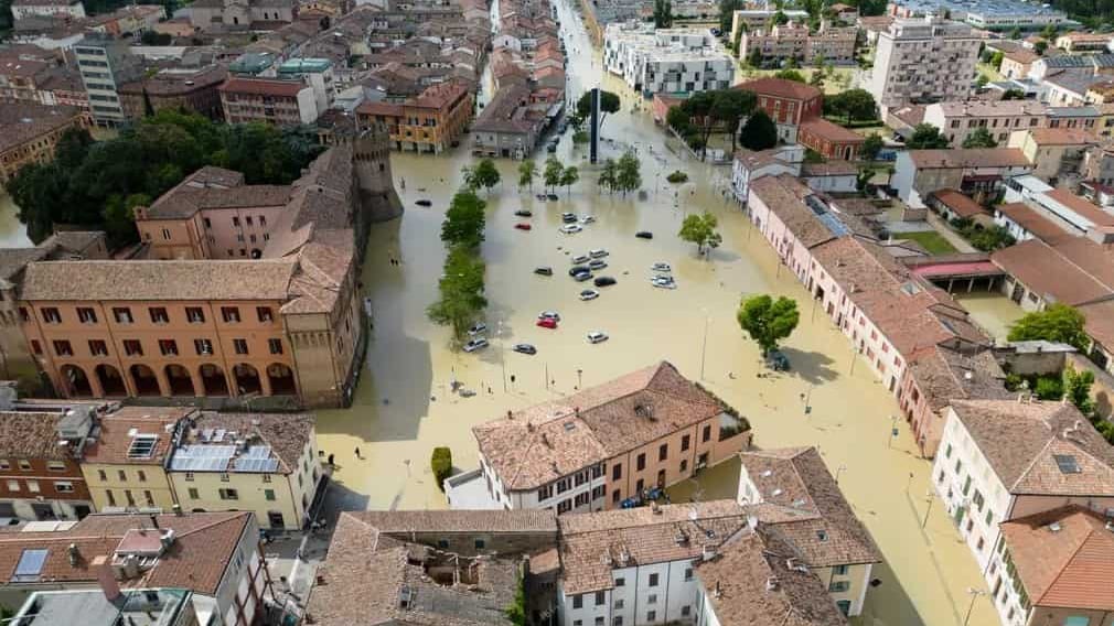 Inondations meurtrières en Italie : 14 morts et des milliards d’euros de dégâts