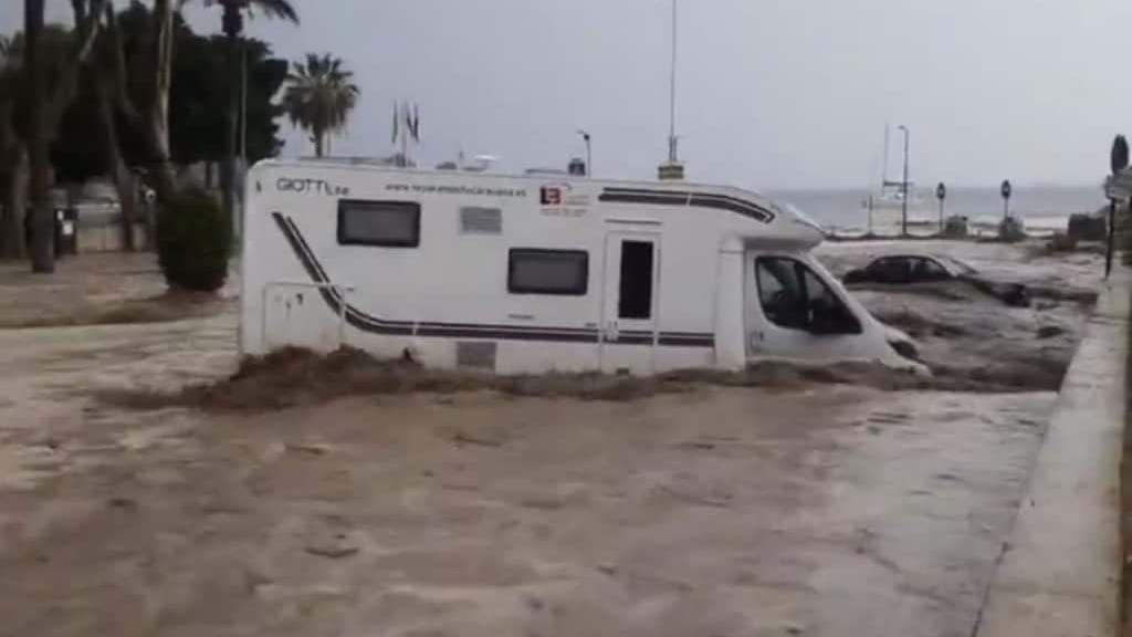 Espagne : importantes inondations dans le Sud-Est du pays à Aguilas