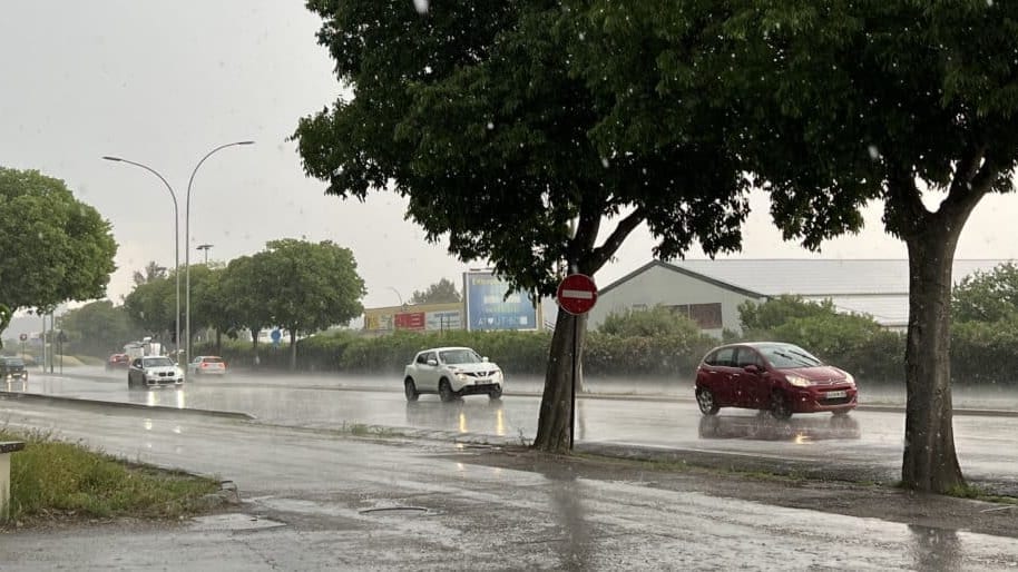 Météo : orages fortement pluvieux en cours entre Gard et Hérault