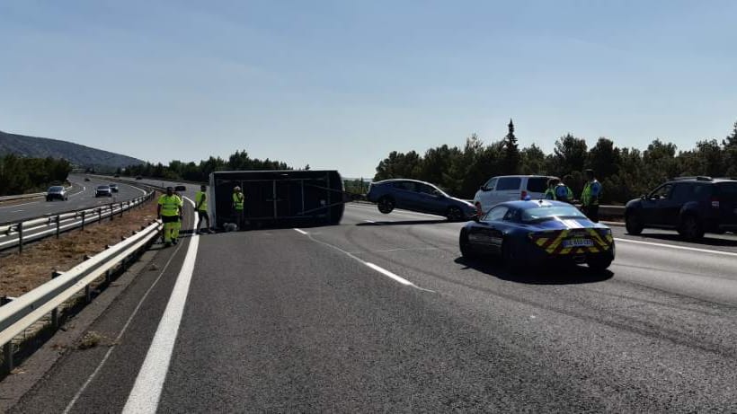 Occitanie : L’autoroute A9 fermée après l’accident d’un véhicule tractant une caravane