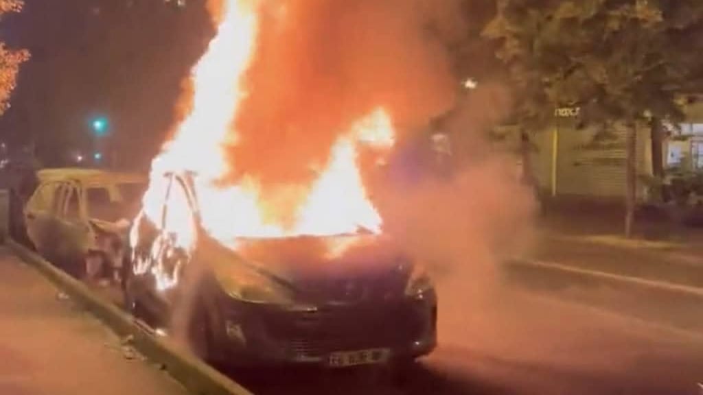 Affaire Nahel : Mairies, tramway et commissariats ont été incendiés cette nuit, la situation inquiète