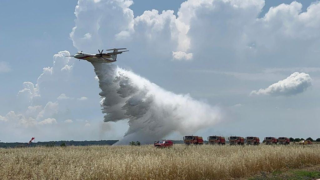 Démonstration d'un Canadair.\nCrédit : InfOccitanie