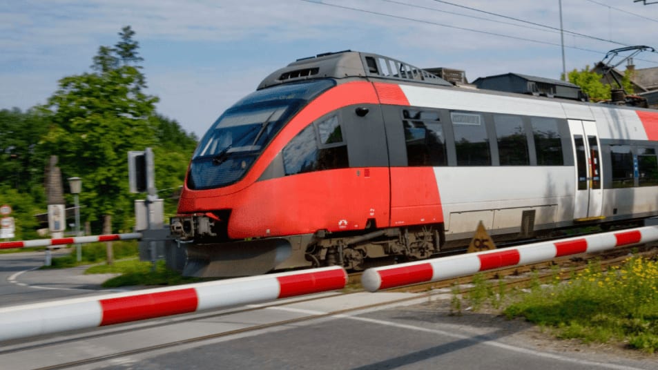 Gard : une personne heurtée par un train, le trafic ferroviaire à l’arrêt entre Nîmes et Lunel