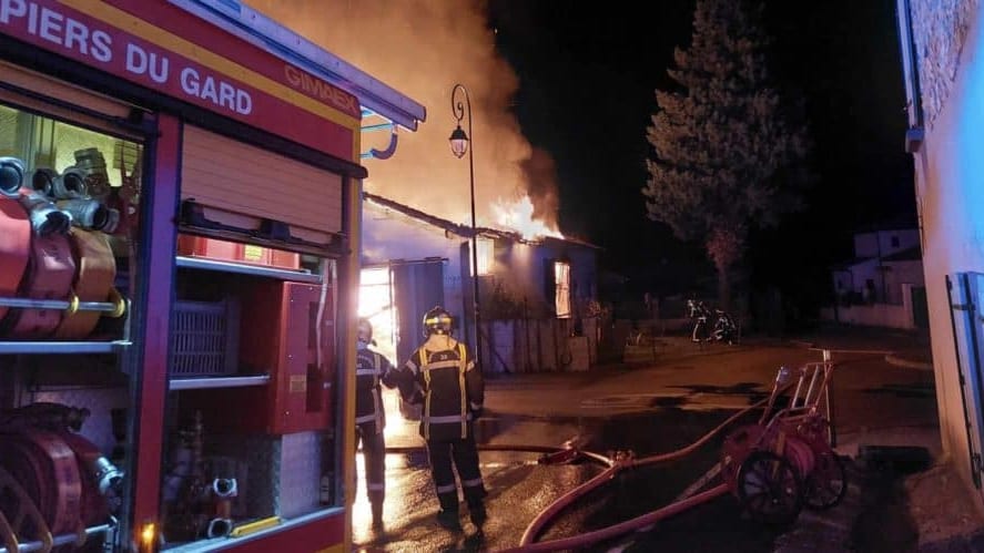 Gard : incendie et explosion de bouteilles de gaz, un atelier de 200m2 entièrement détruit