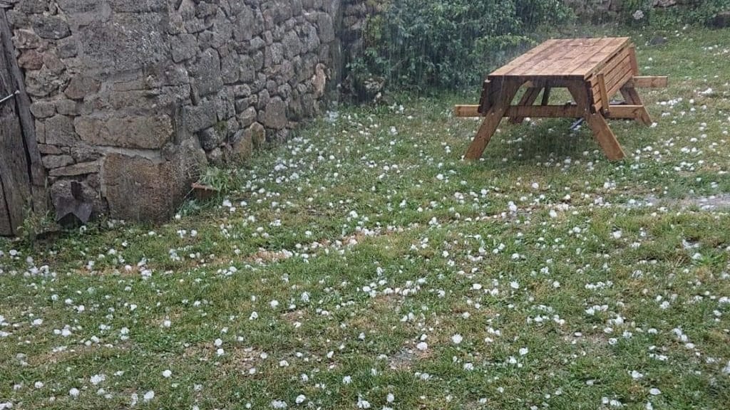 Météo : violents orages en Occitanie, des grêlons de 5 cm provoquent des dégâts