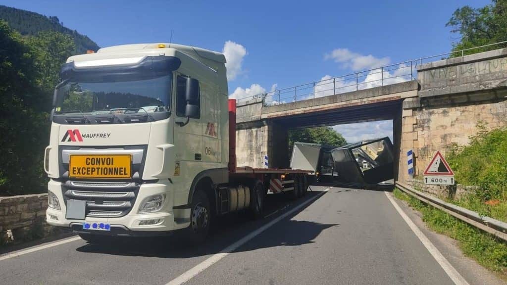 Lozère : Un camion perd son chargement sur les voies, la circulation interrompue