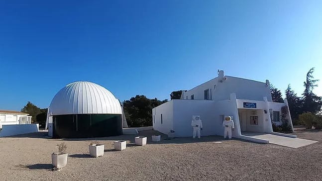 Gard : plonger la tête dans les étoiles au Parc du Cosmos dans la commune des Angles