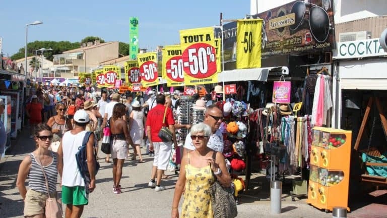 Hérault : pleins de bonnes affaires ce week-end lors de la grande braderie de Marseillan-Plage