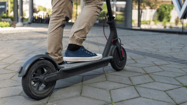 Accident de trottinette : un jeune de 16 ans gravement blessé dans le Gard
