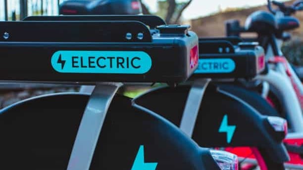 Hérault : un homme brûlé suite à l’explosion de la batterie de son vélo électrique à Marseillan