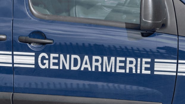 Gard : un ado de 15 ans interpellé pour avoir détruit une caméra de surveillance à la hache
