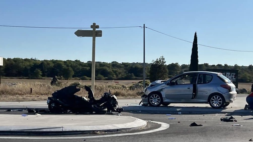 Gard : violente collision entre un deux-roues et une voiture au nord de Nîmes