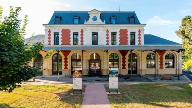 Occitanie : la magnifique gare de Figeac réouverte au public après un terrible incendie