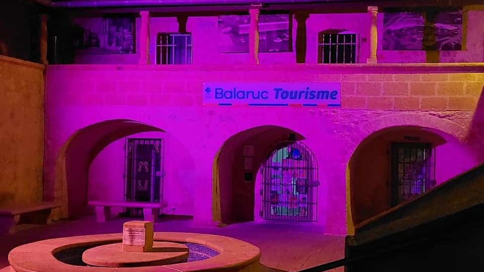 Hérault : Balaruc-les-Bains se revêt de rose et agit contre le cancer du sein lors d’une grande braderie