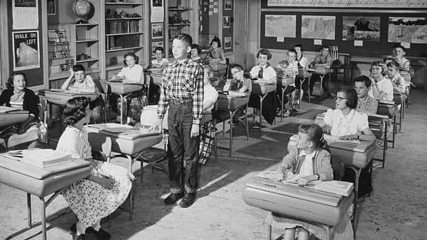 Nîmes : immersion sur les bancs de l’école de l’Ancien Régime à nos jours grâce à l’exposition « En Classe ! »